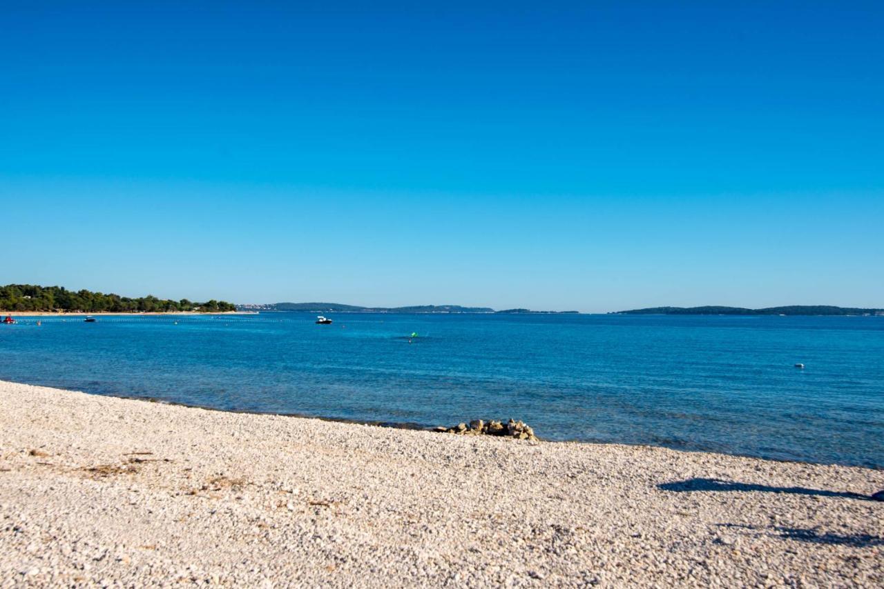 Teuta Apartments - A Beach And A Sea View Peroj Eksteriør bilde