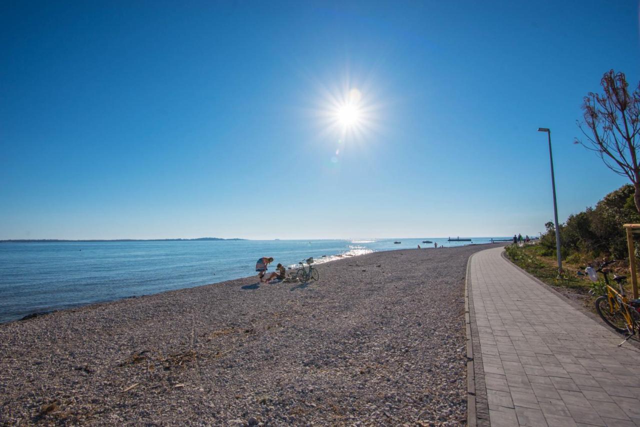 Teuta Apartments - A Beach And A Sea View Peroj Eksteriør bilde