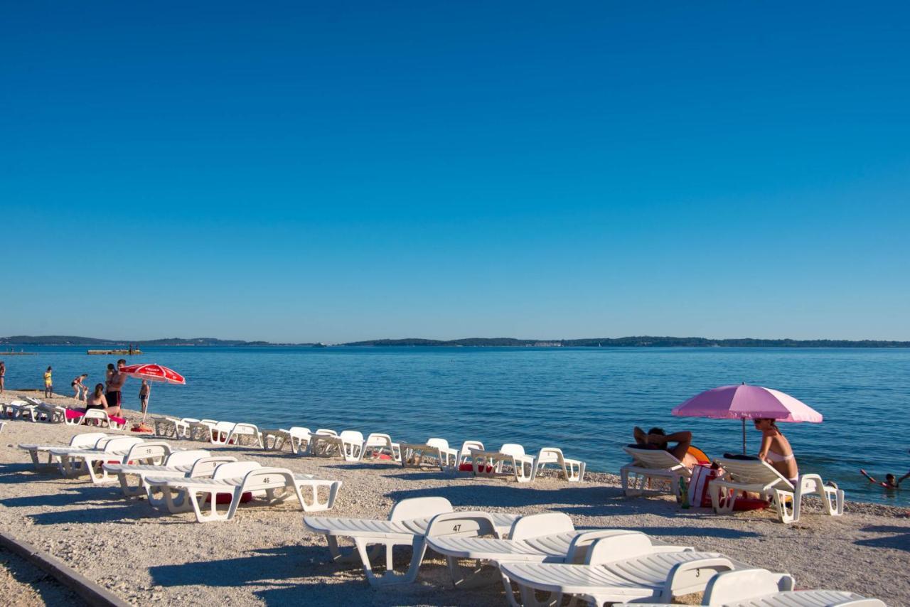 Teuta Apartments - A Beach And A Sea View Peroj Eksteriør bilde