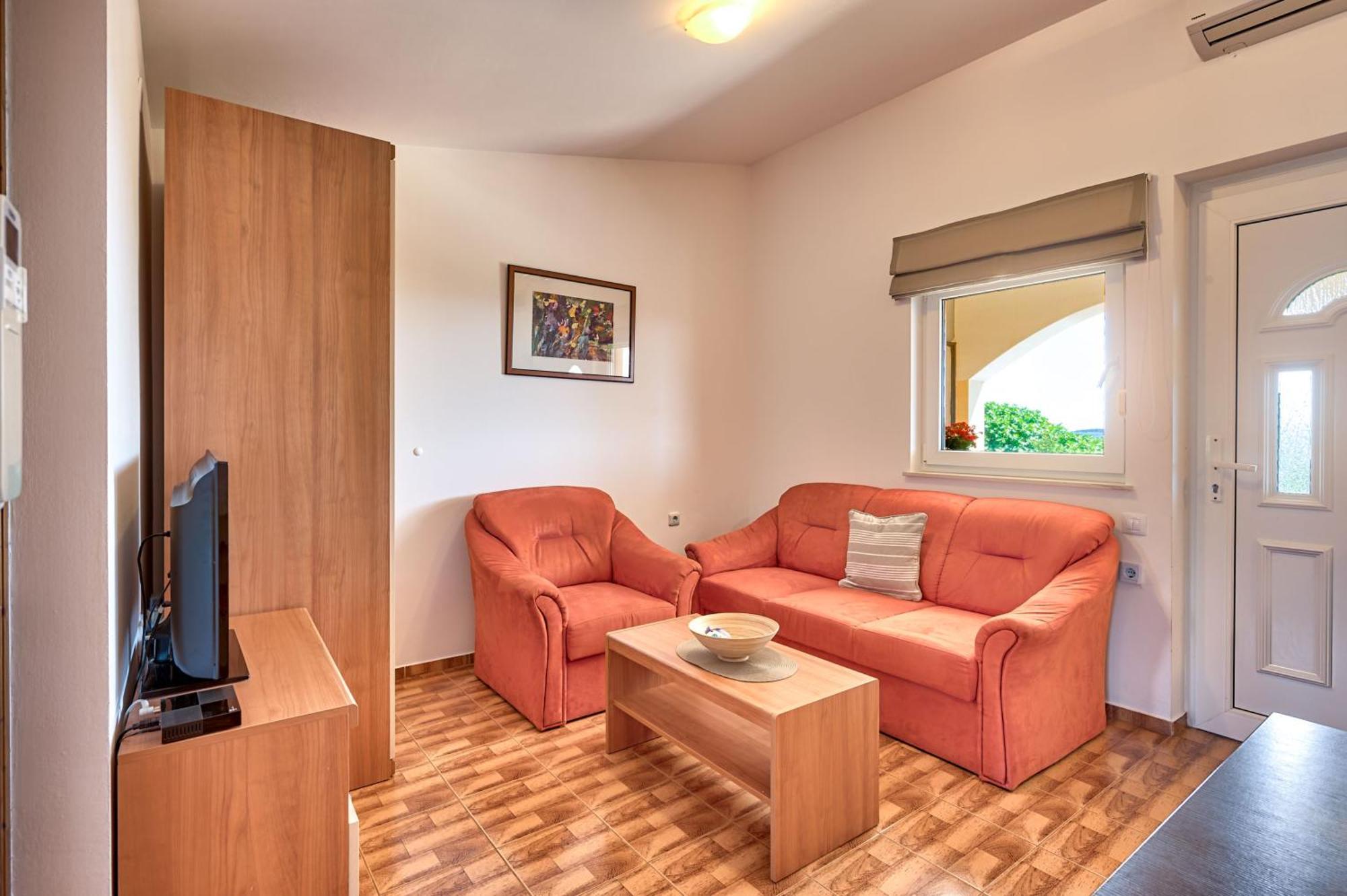 Teuta Apartments - A Beach And A Sea View Peroj Eksteriør bilde