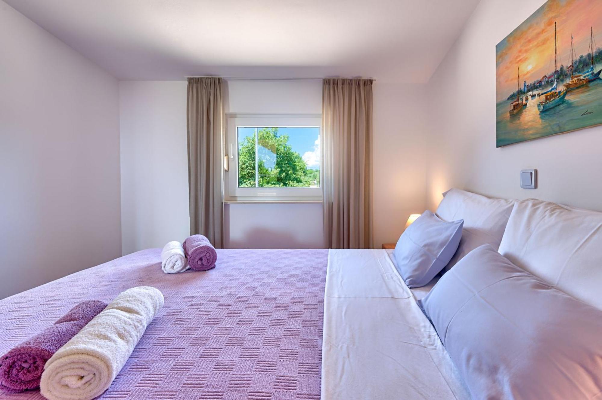 Teuta Apartments - A Beach And A Sea View Peroj Eksteriør bilde
