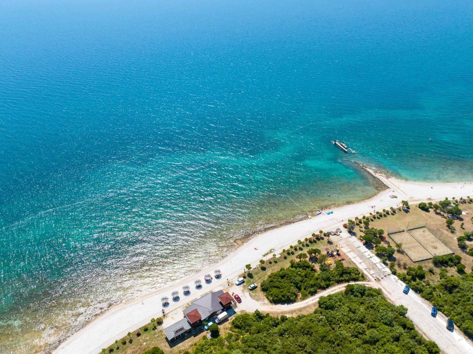 Teuta Apartments - A Beach And A Sea View Peroj Eksteriør bilde