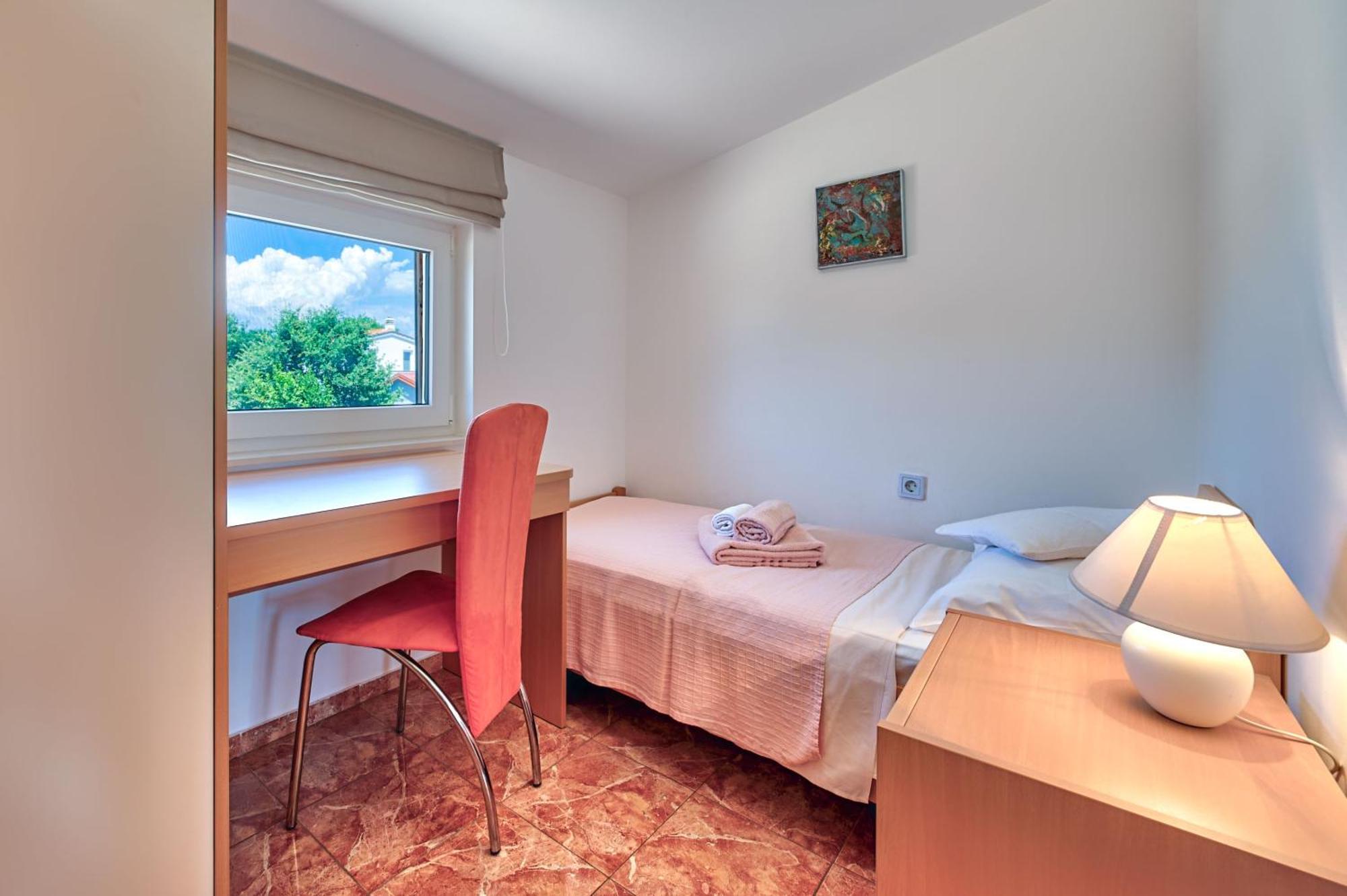 Teuta Apartments - A Beach And A Sea View Peroj Eksteriør bilde